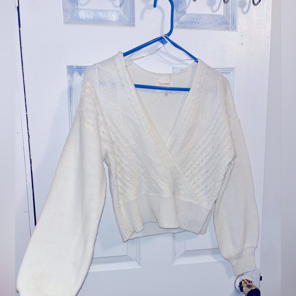 NWOT ❤️‍🔥 sweater crop top